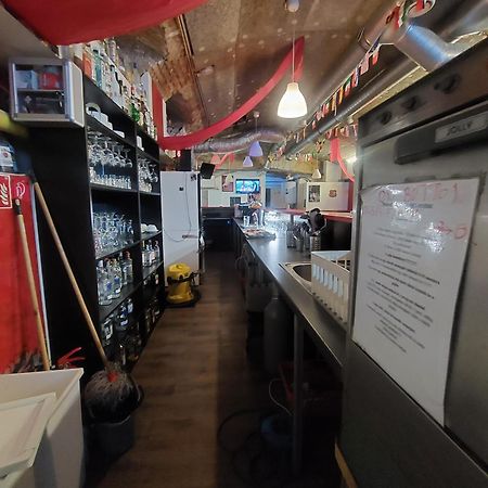 Whole Basement Former Pub For Stag Do, Bachelor House Party Flat 布达佩斯 外观 照片