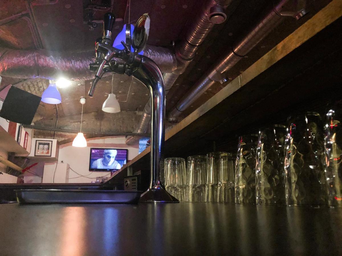 Whole Basement Former Pub For Stag Do, Bachelor House Party Flat 布达佩斯 外观 照片