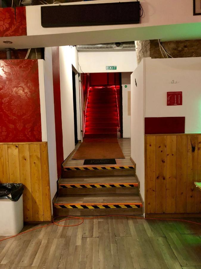 Whole Basement Former Pub For Stag Do, Bachelor House Party Flat 布达佩斯 外观 照片