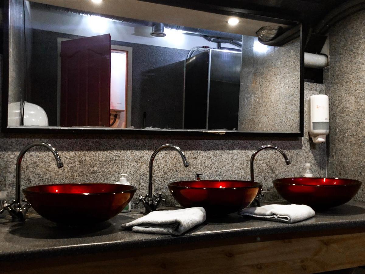 Whole Basement Former Pub For Stag Do, Bachelor House Party Flat 布达佩斯 外观 照片