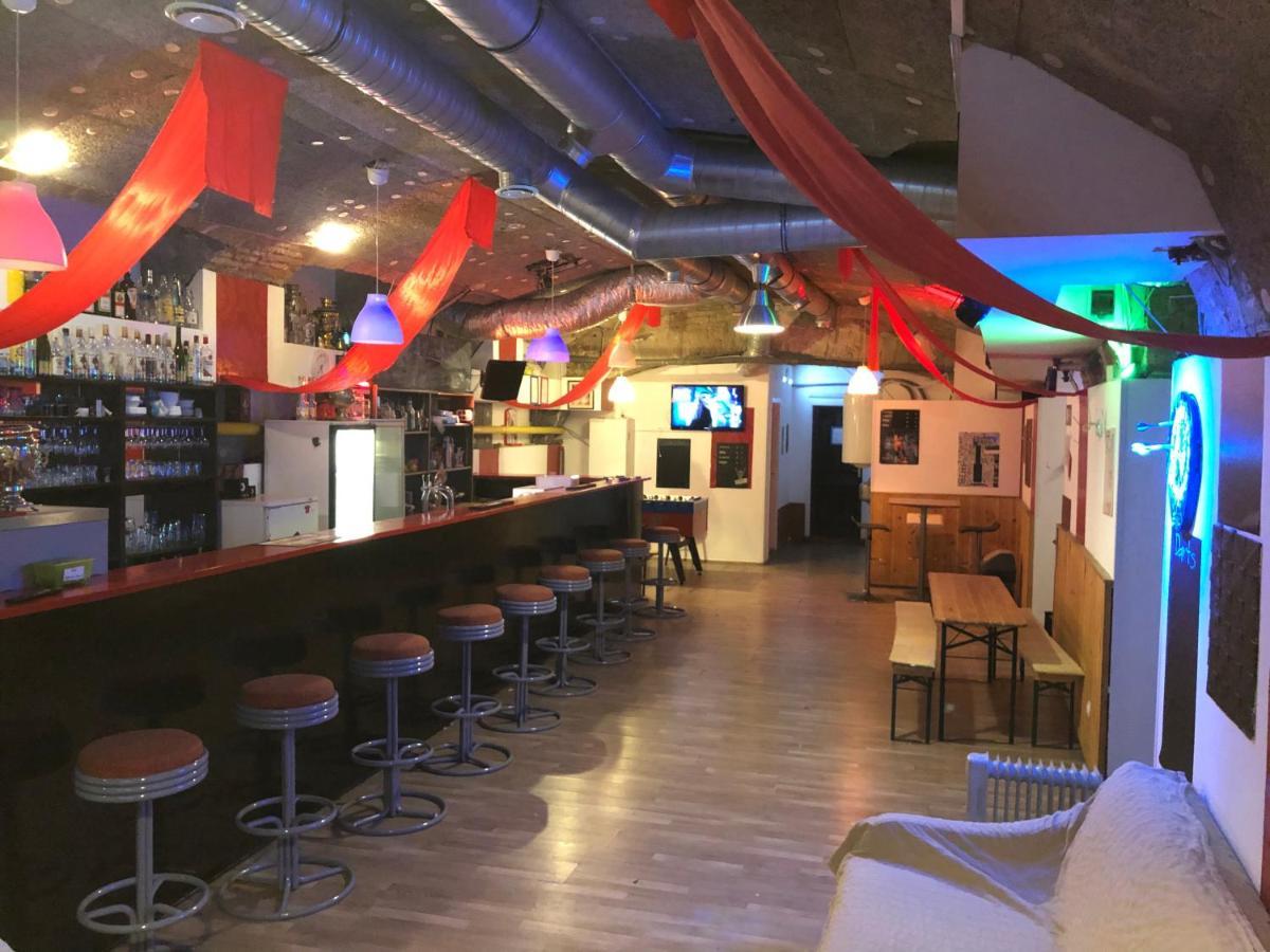 Whole Basement Former Pub For Stag Do, Bachelor House Party Flat 布达佩斯 外观 照片