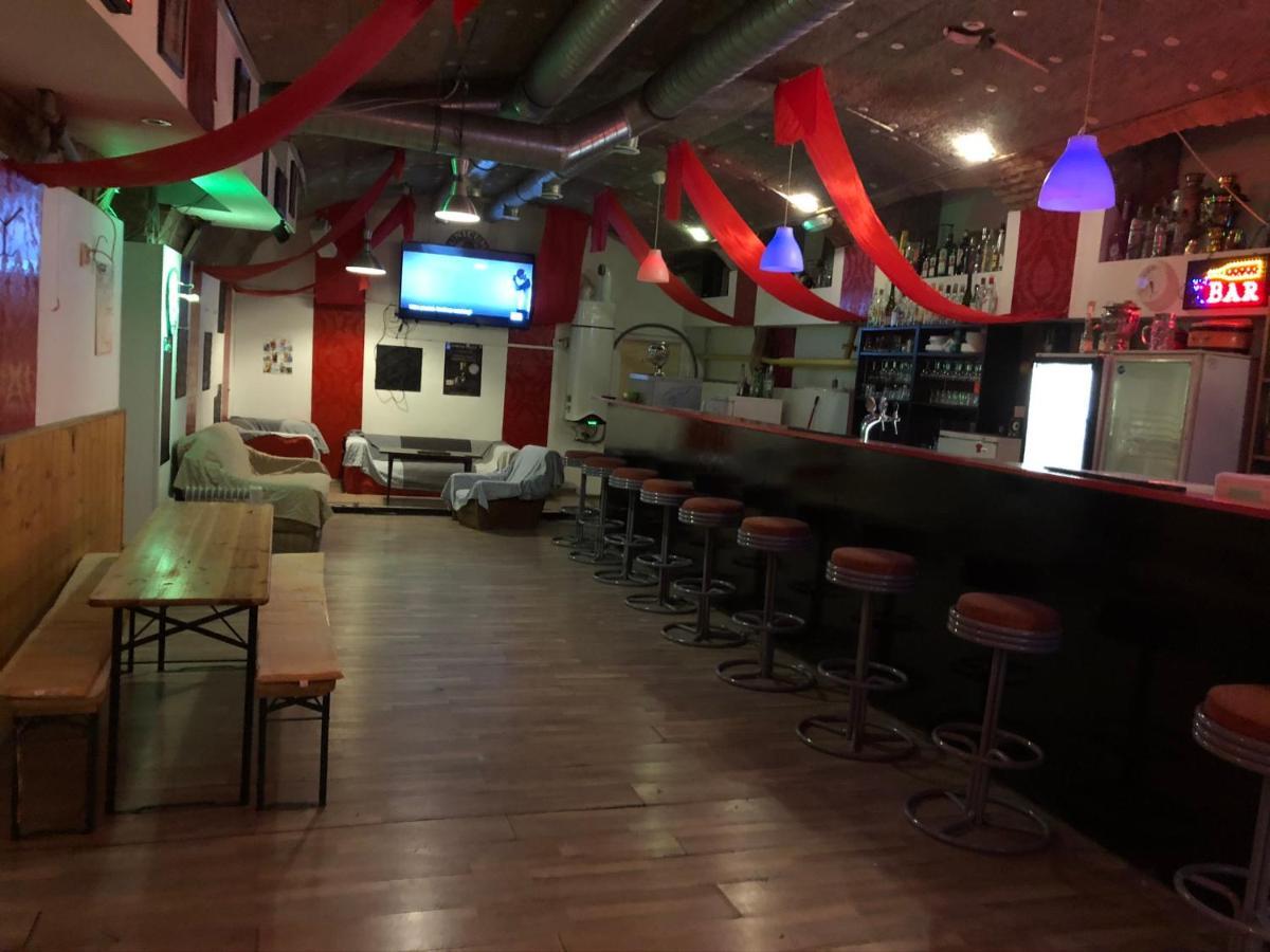 Whole Basement Former Pub For Stag Do, Bachelor House Party Flat 布达佩斯 外观 照片