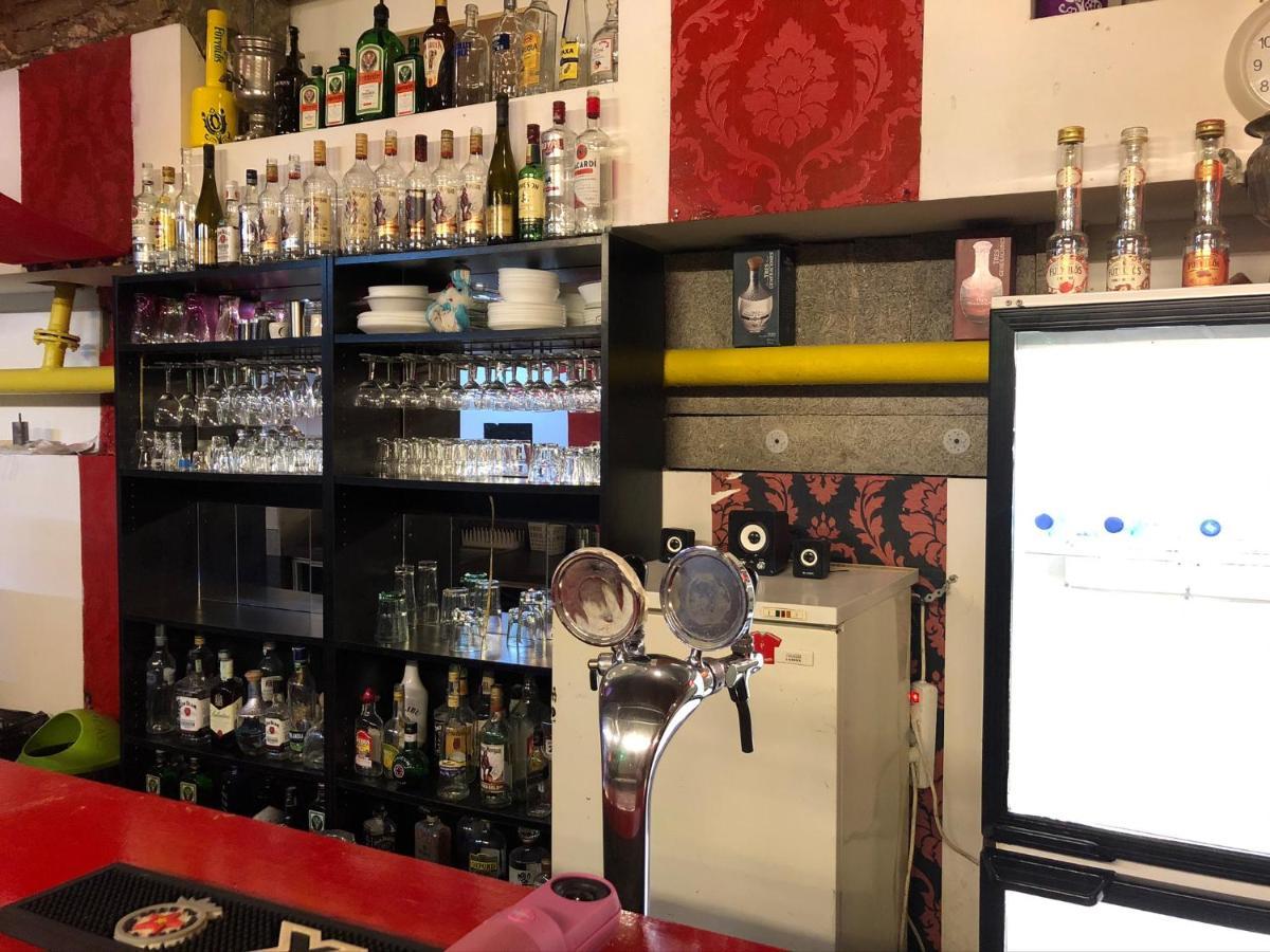 Whole Basement Former Pub For Stag Do, Bachelor House Party Flat 布达佩斯 外观 照片