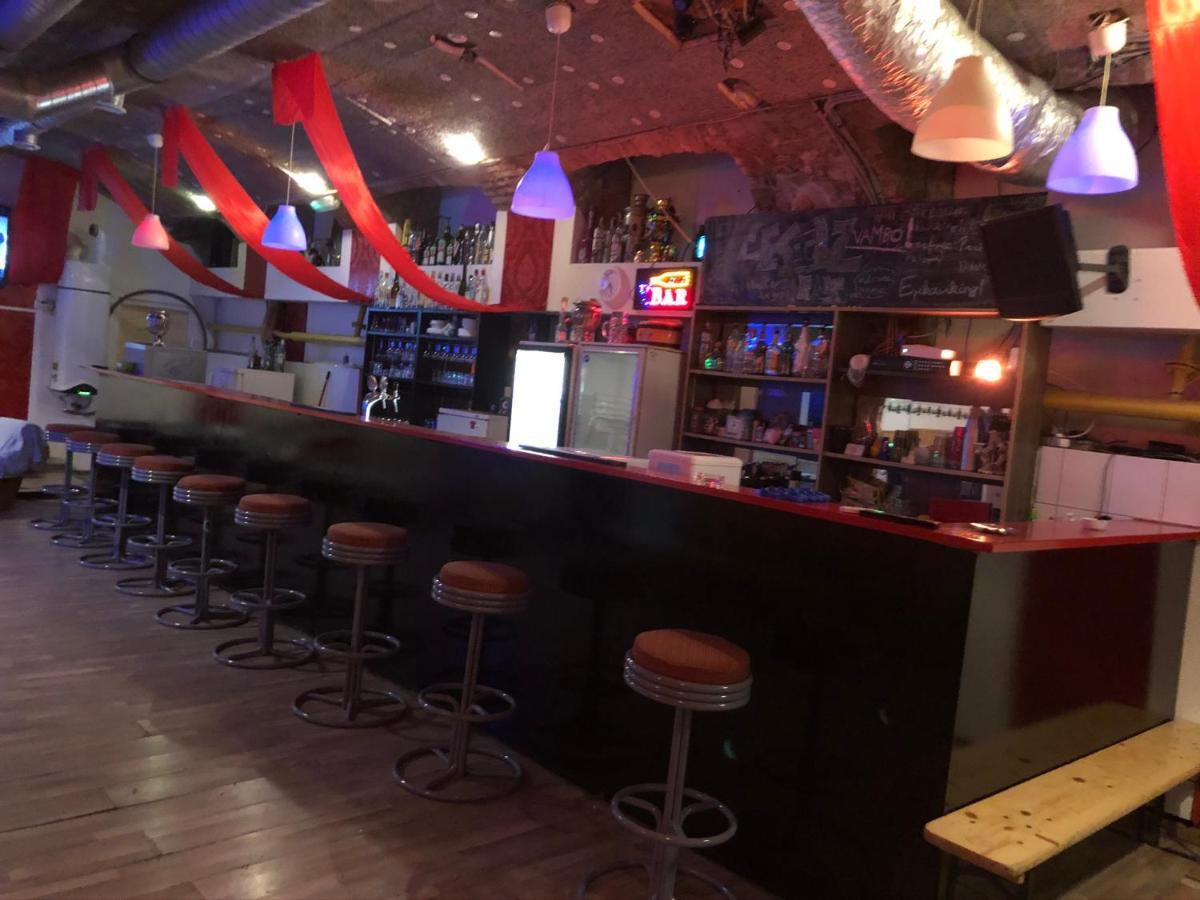 Whole Basement Former Pub For Stag Do, Bachelor House Party Flat 布达佩斯 外观 照片
