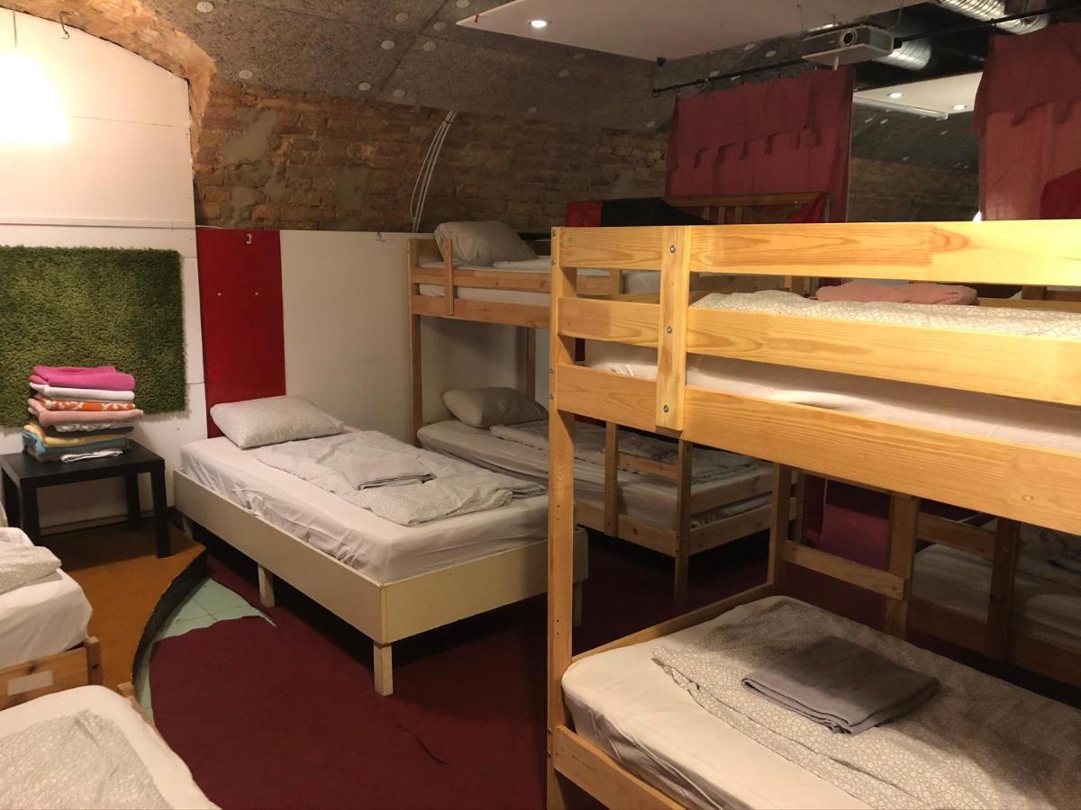 Whole Basement Former Pub For Stag Do, Bachelor House Party Flat 布达佩斯 外观 照片