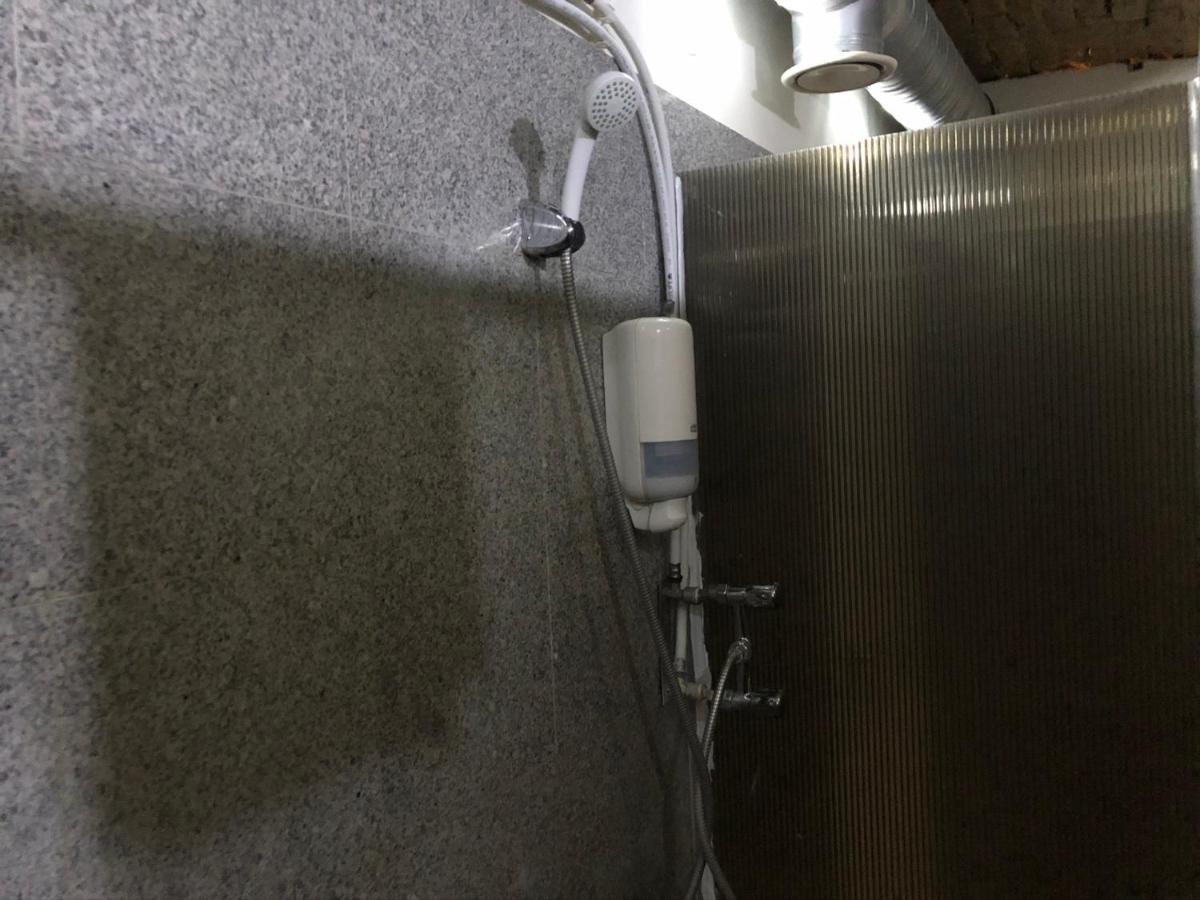 Whole Basement Former Pub For Stag Do, Bachelor House Party Flat 布达佩斯 外观 照片