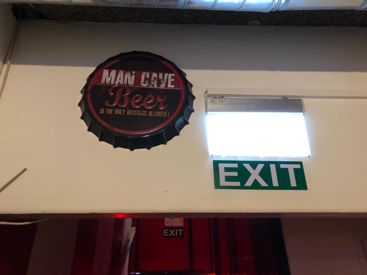 Whole Basement Former Pub For Stag Do, Bachelor House Party Flat 布达佩斯 外观 照片