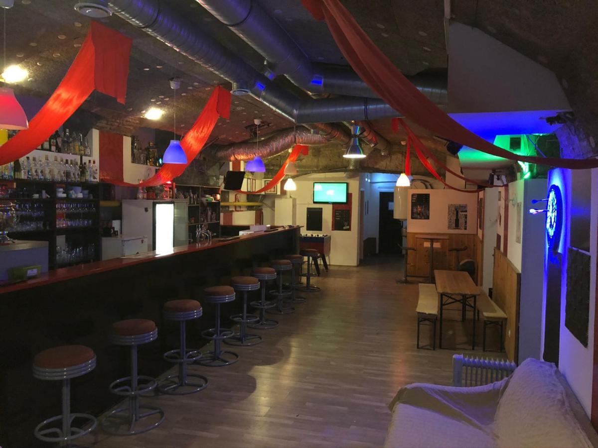 Whole Basement Former Pub For Stag Do, Bachelor House Party Flat 布达佩斯 外观 照片