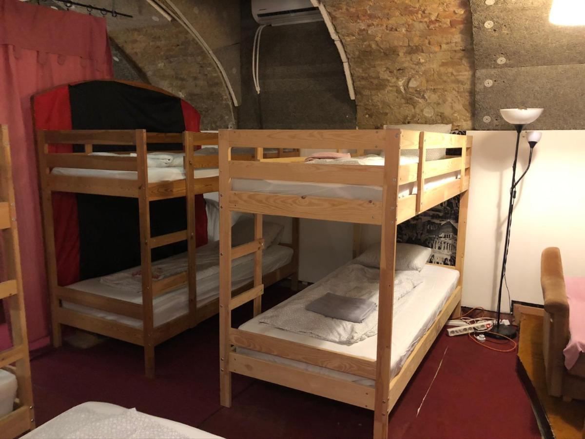 Whole Basement Former Pub For Stag Do, Bachelor House Party Flat 布达佩斯 外观 照片