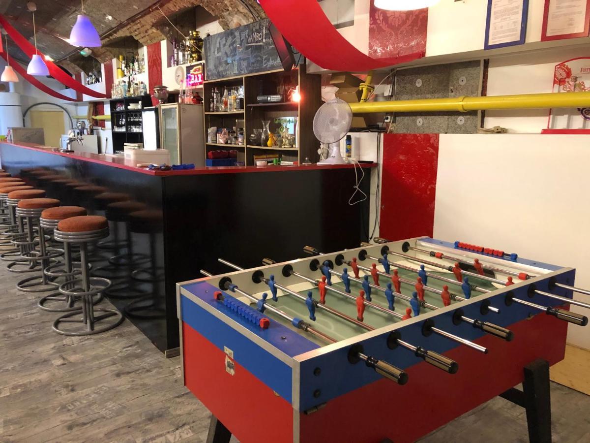 Whole Basement Former Pub For Stag Do, Bachelor House Party Flat 布达佩斯 外观 照片