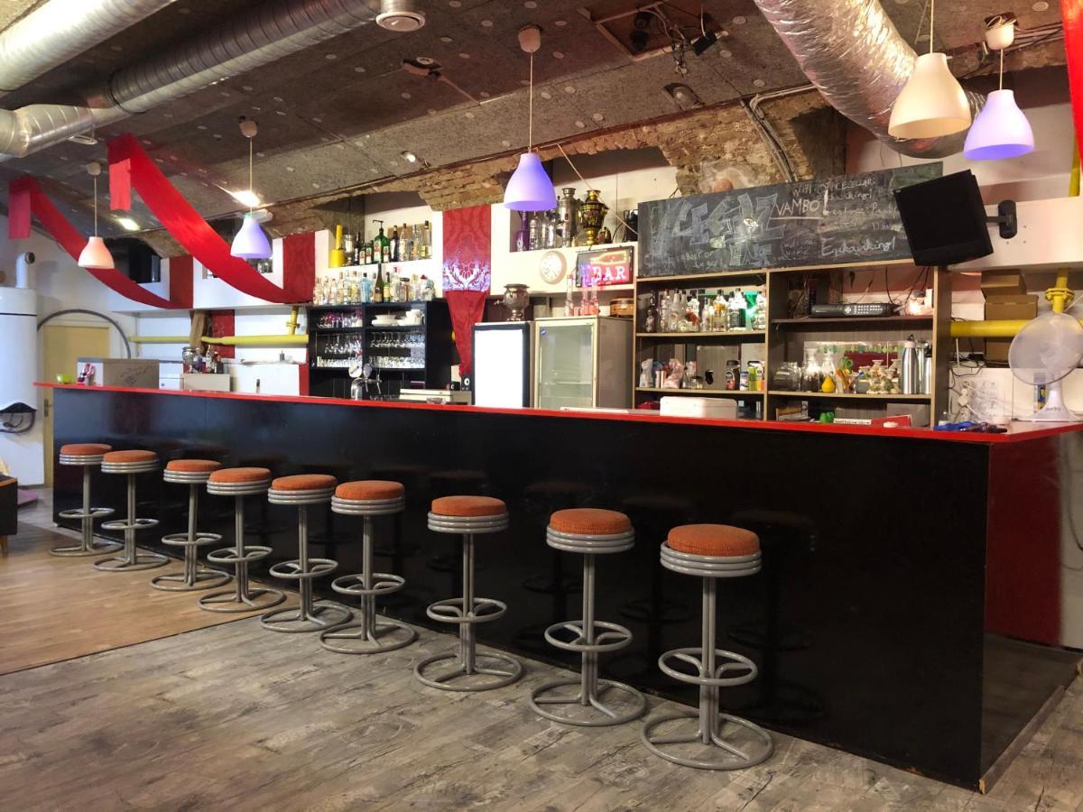 Whole Basement Former Pub For Stag Do, Bachelor House Party Flat 布达佩斯 外观 照片